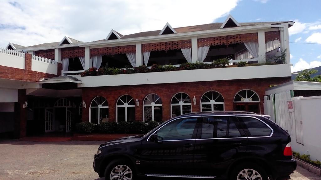 Village Hotel أوشو ريوس المظهر الخارجي الصورة