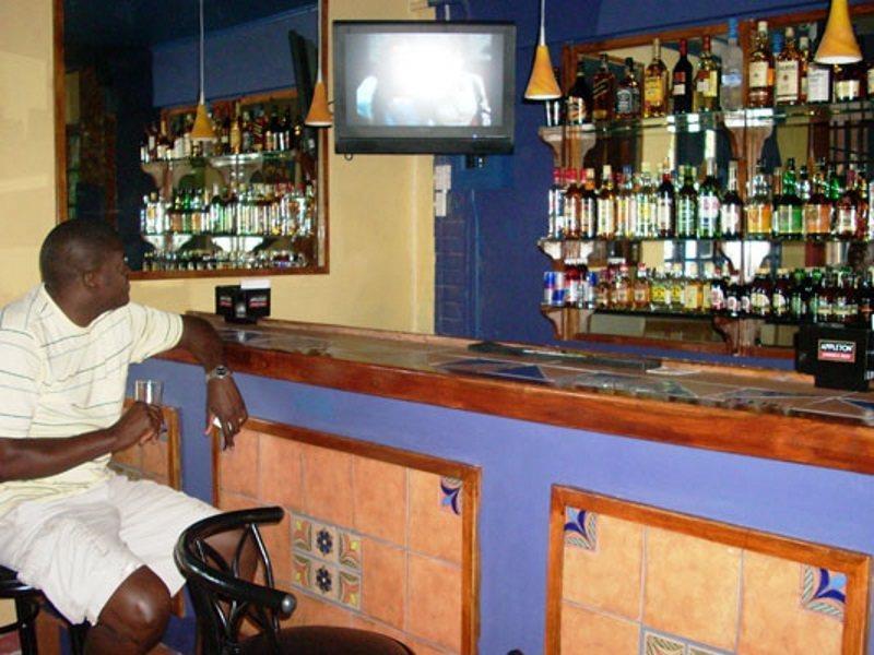 Village Hotel أوشو ريوس المطعم الصورة